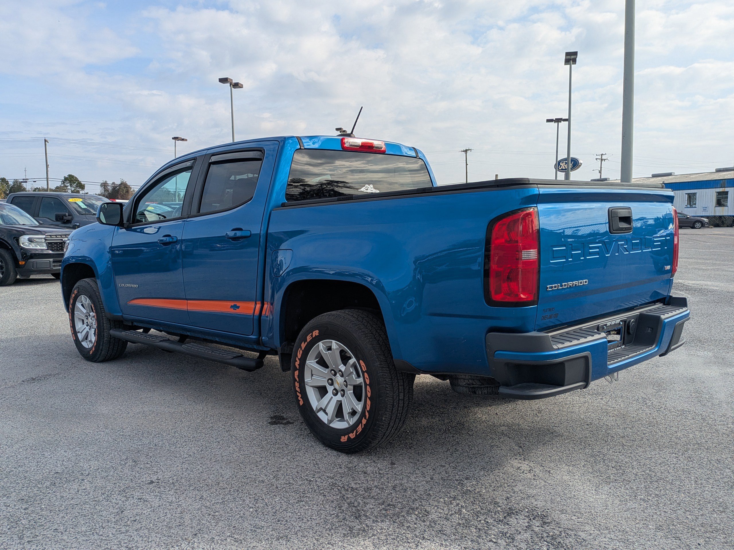 Used 2022 Chevrolet Colorado LT image 3