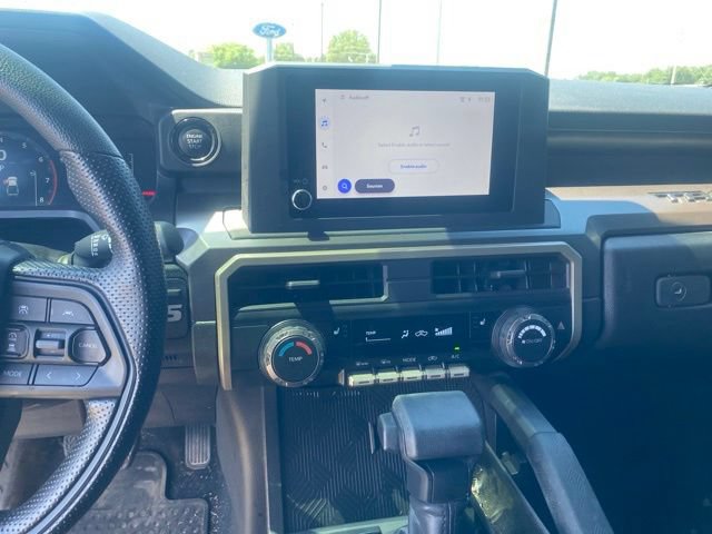 Used 2025 Toyota Tacoma SR5 AWD/4WD image 12