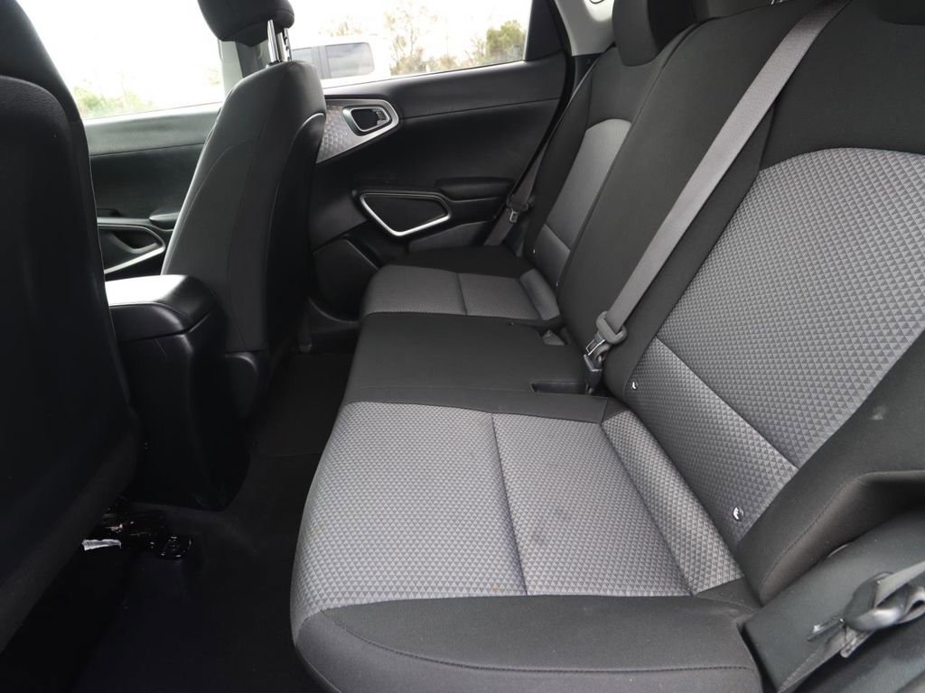 Used 2025 Kia Soul LX w/ LX Technology Package image 12