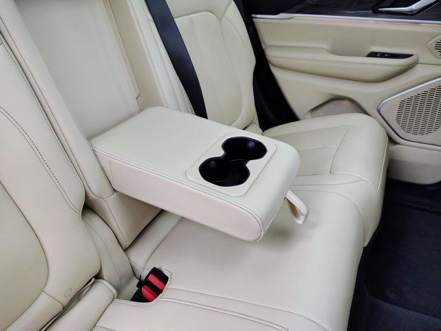 Used 2022 Jeep Grand Cherokee Limited AWD/4WD image 32