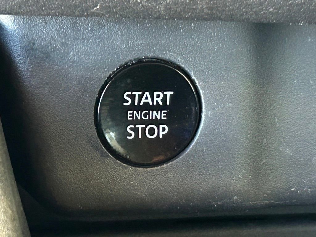 Used 2024 Nissan Rogue S image 40