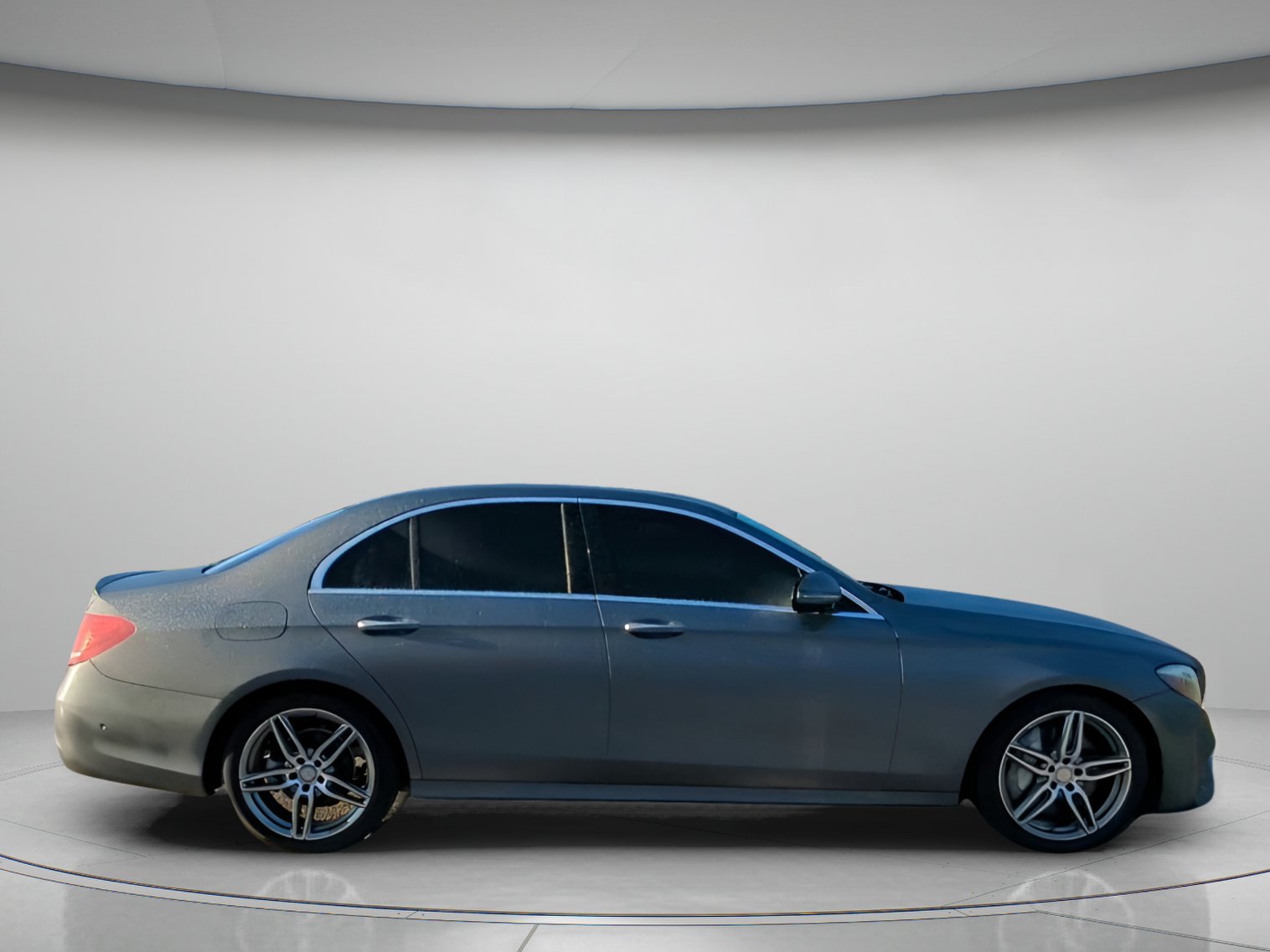 Used 2017 Mercedes-Benz E 300 image 32