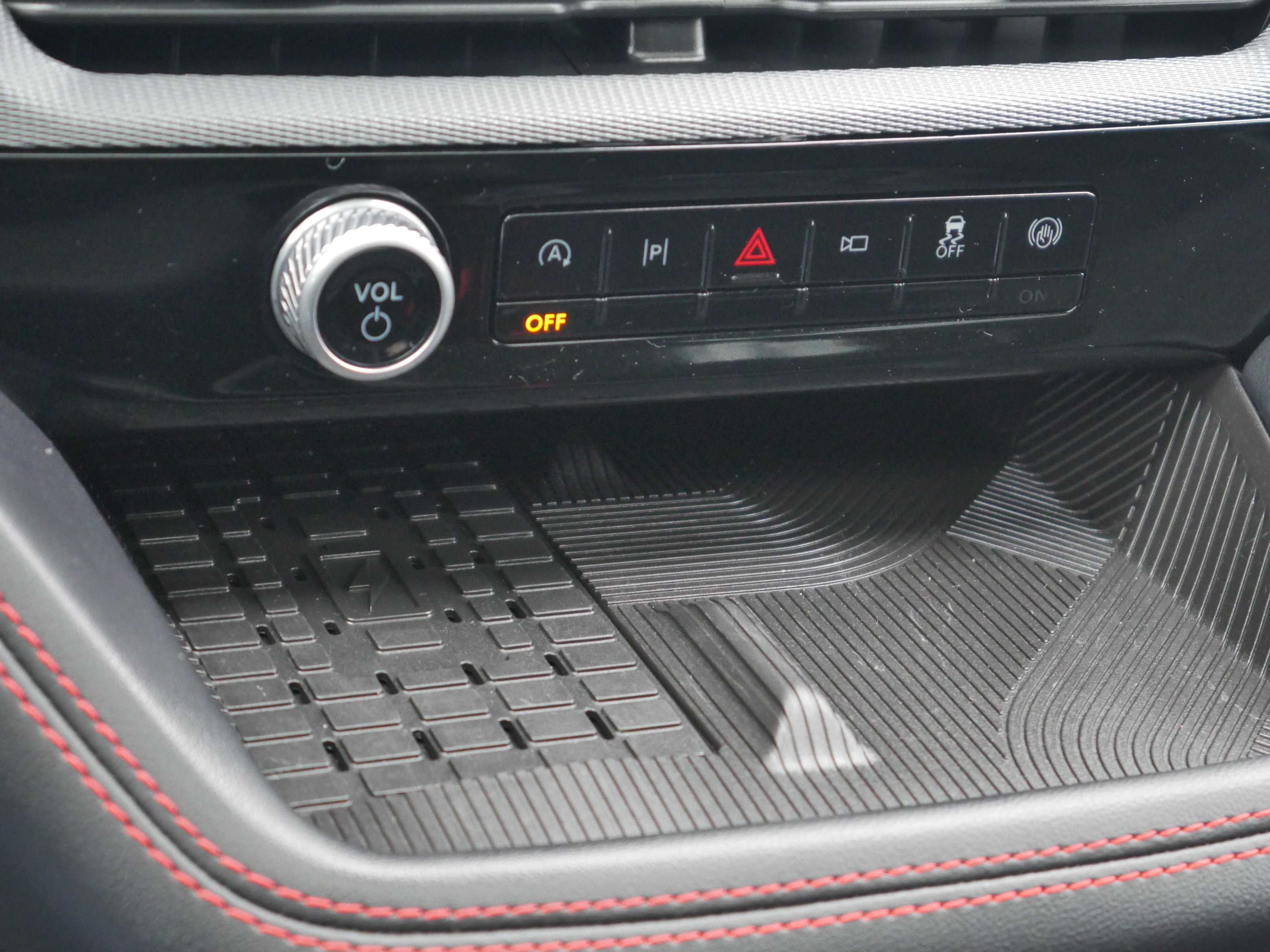 Certified 2025 Ford Explorer ST AWD/4WD image 18