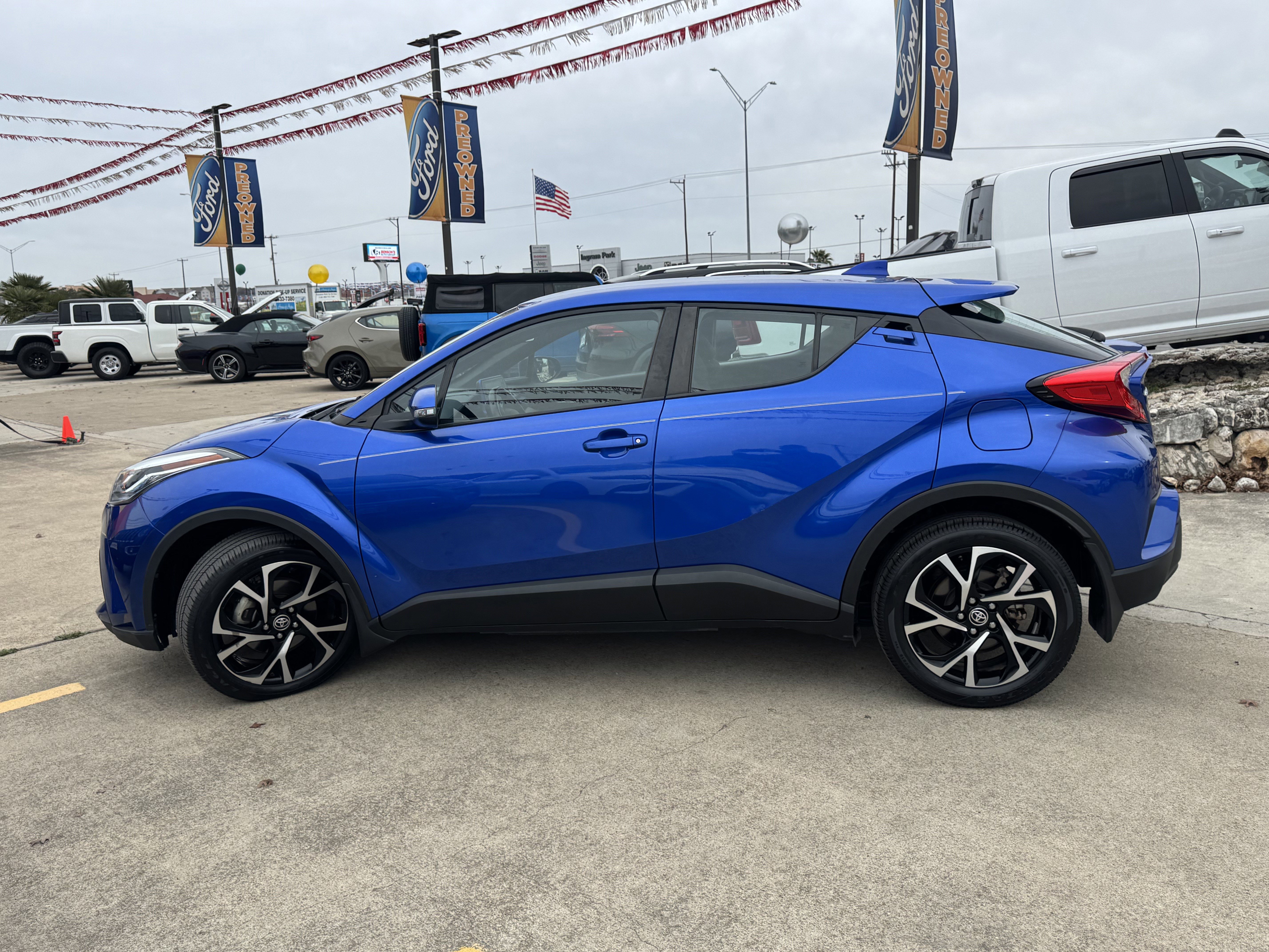 Used 2022 Toyota C-HR Limited image 7