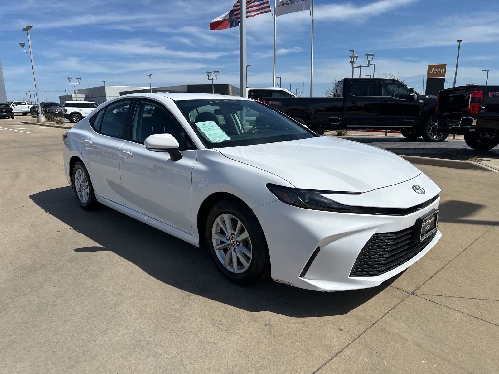 Used 2025 Toyota Camry LE image 8