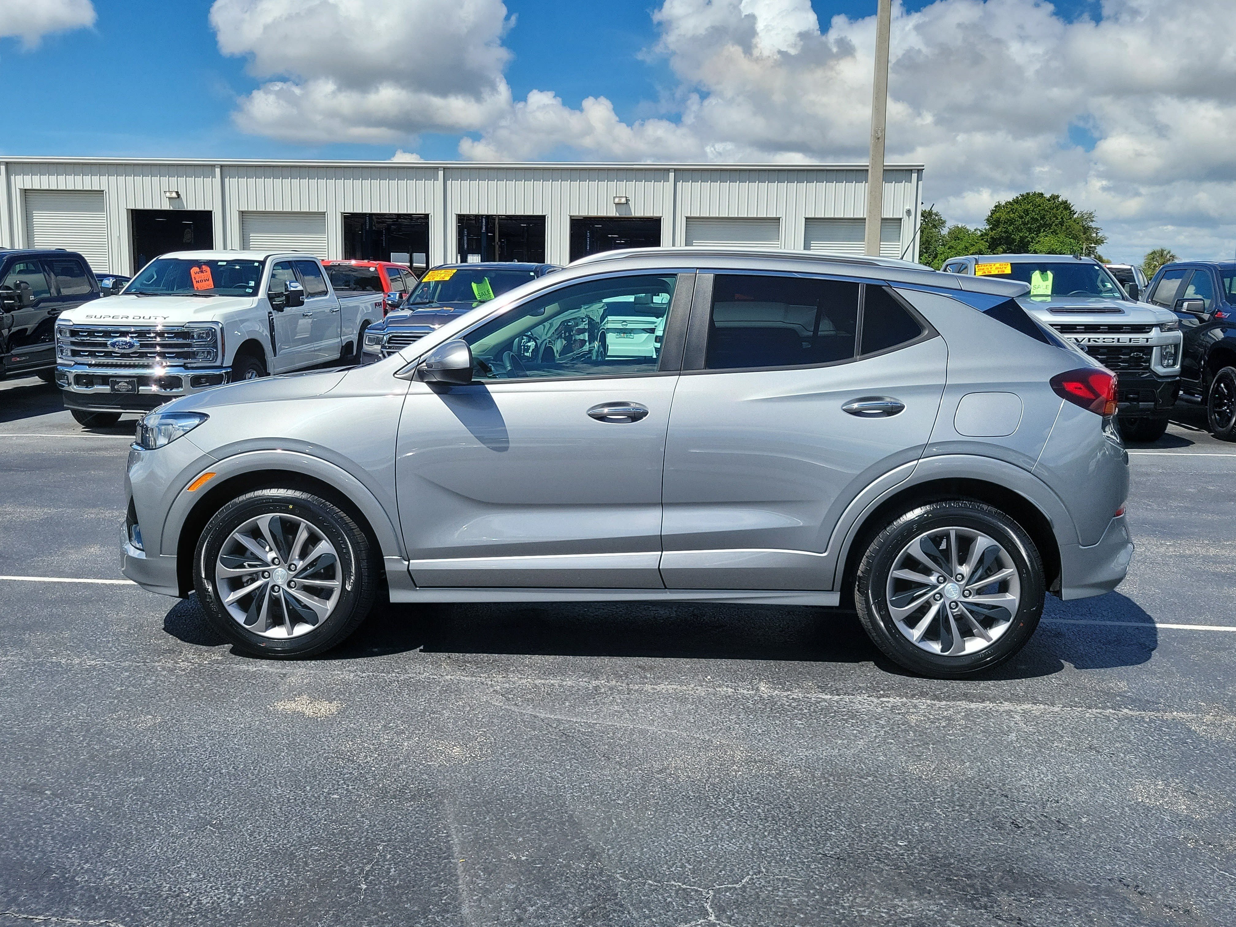 Used 2023 Buick Encore GX Select w/ Sport Touring Package FWD image 6