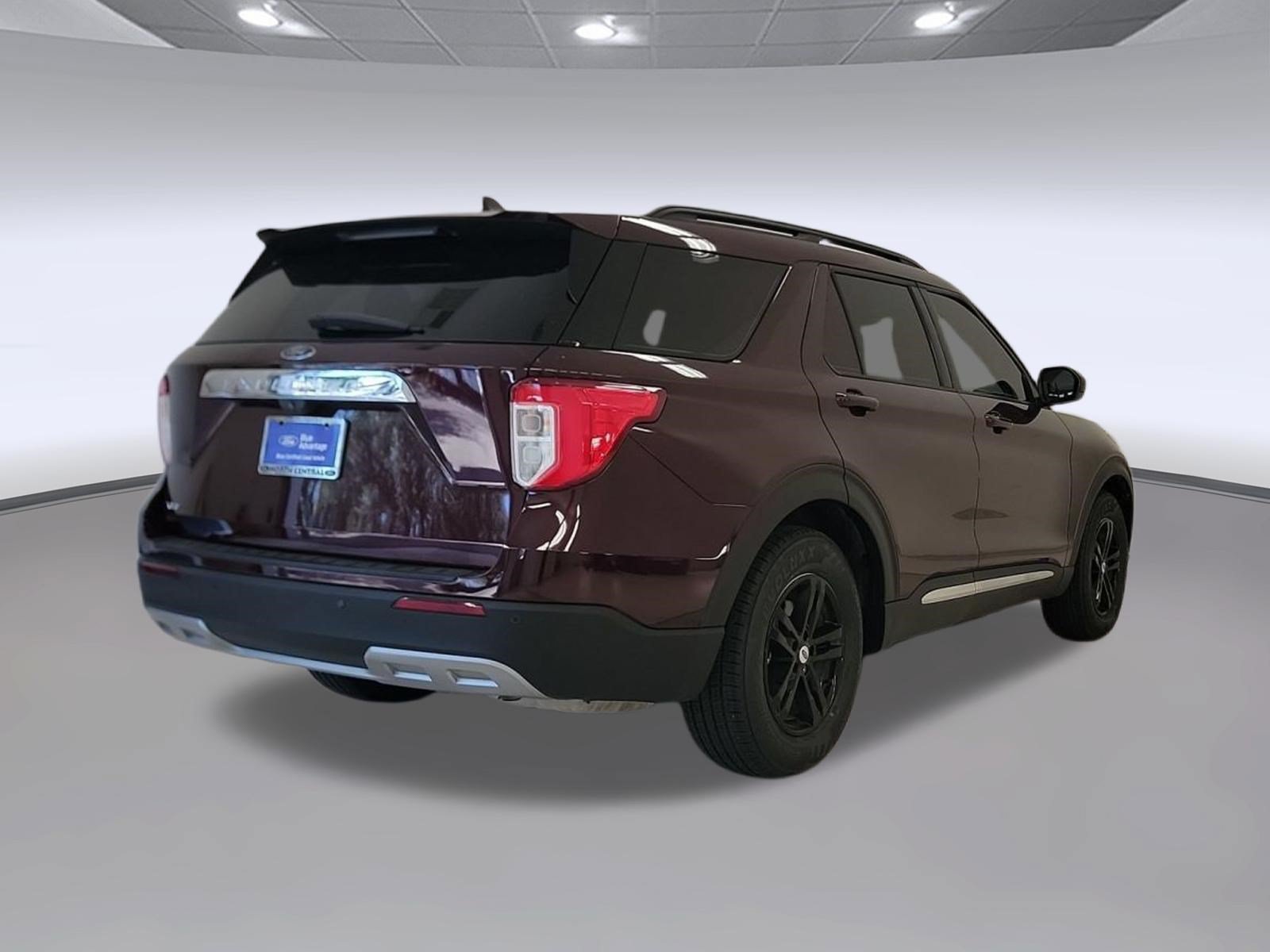 Certified 2022 Ford Explorer XLT w/ Equipment Group 202A RWD image 7