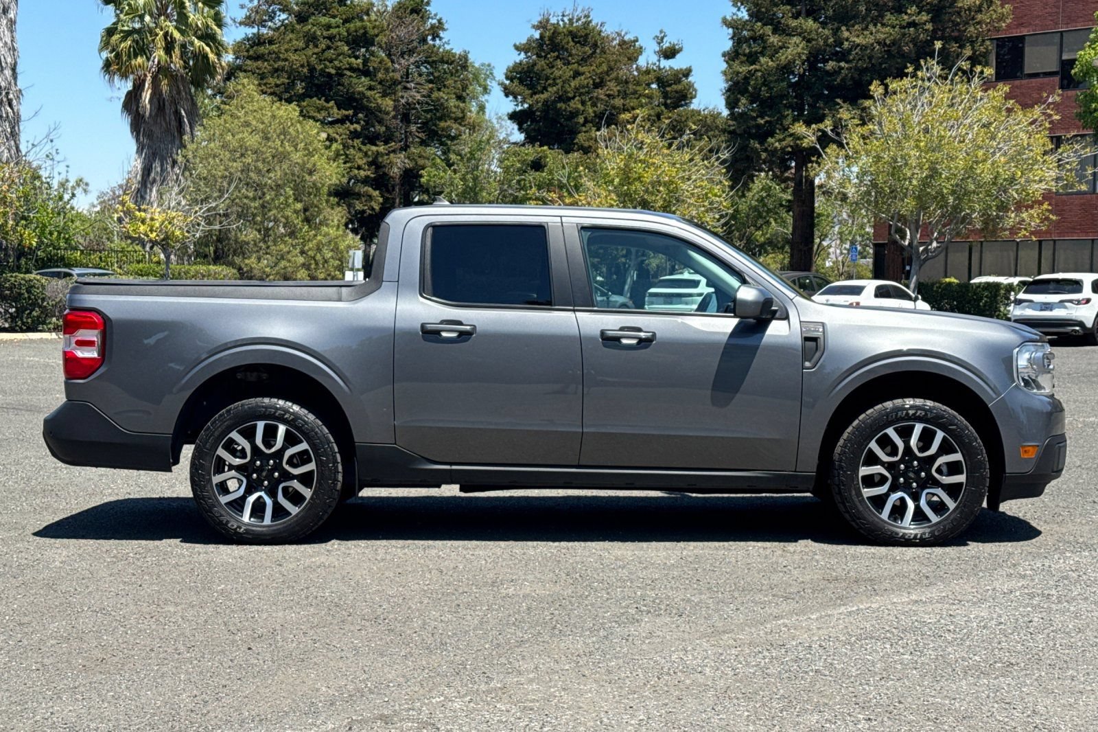 Certified 2022 Ford Maverick Lariat w/ Lariat Luxury Package AWD/4WD image 2