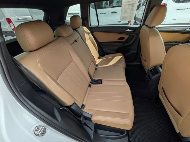 Used 2024 Volkswagen Tiguan SE AWD/4WD image 19