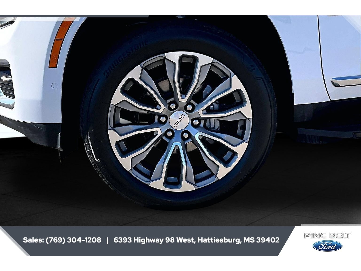 Used 2025 GMC Yukon Denali AWD/4WD image 7