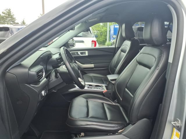 Certified 2021 Ford Explorer XLT w/ Equipment Group 202A AWD/4WD image 16