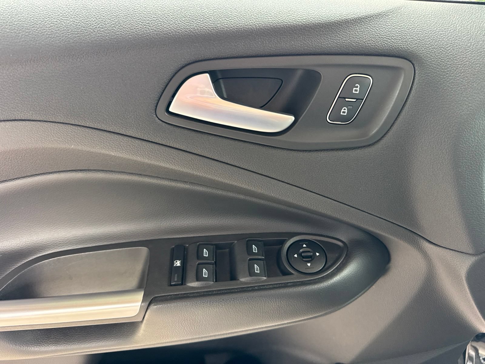 Certified 2018 Ford Escape SE w/ SE Sync 3 Package AWD/4WD image 27