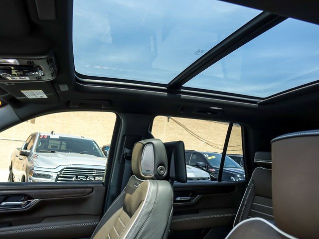 Used 2026 GMC Yukon Denali Ultimate AWD/4WD image 15