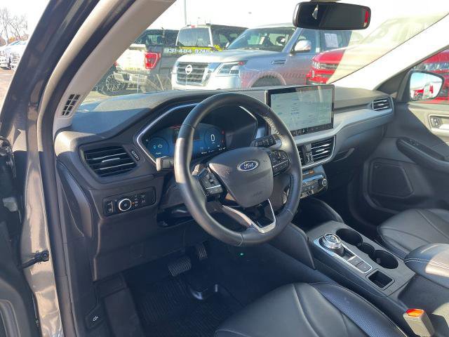 Certified 2025 Ford Escape Platinum w/ Premium Technology Package image 11