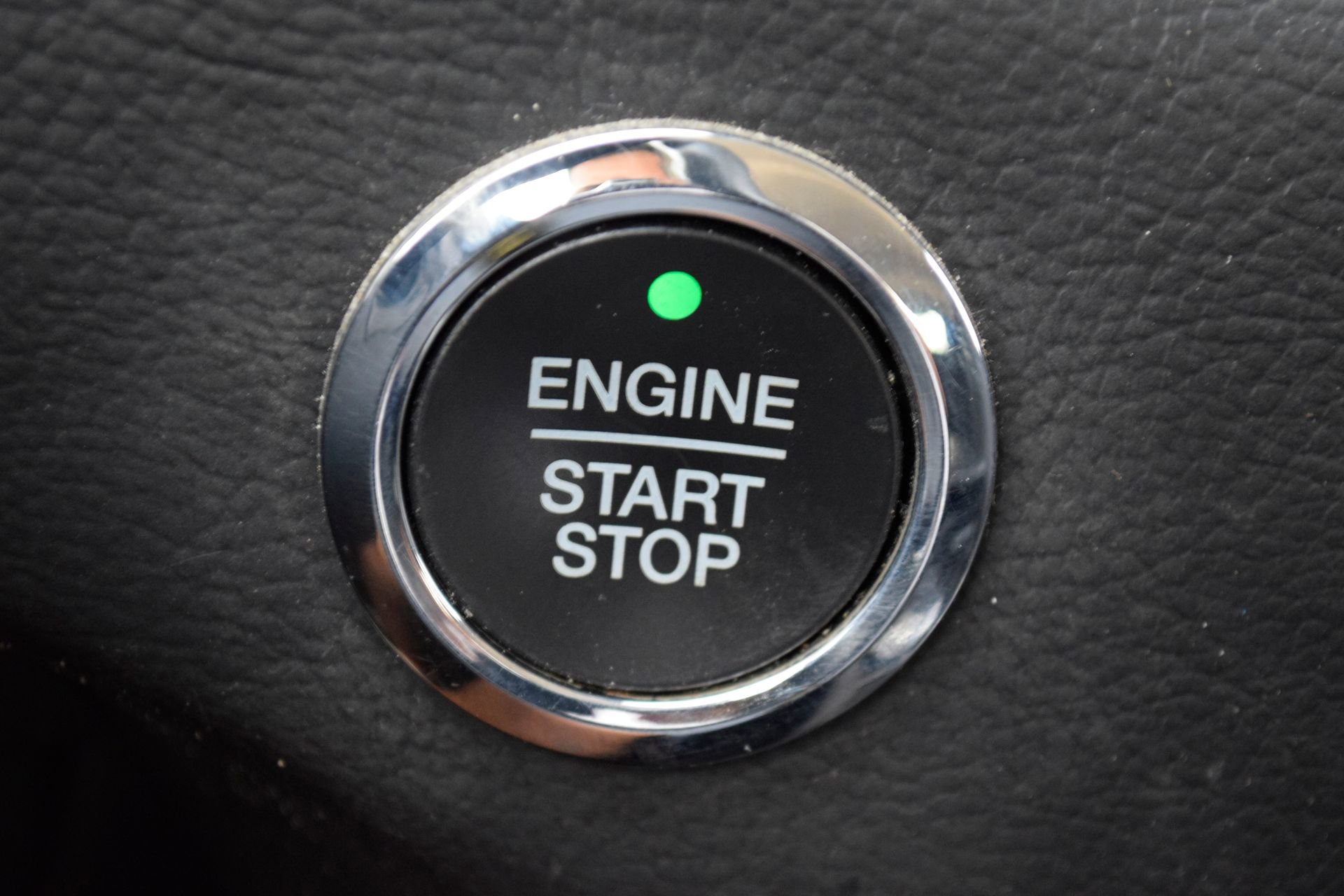 Certified 2020 Ford Edge SE FWD image 14
