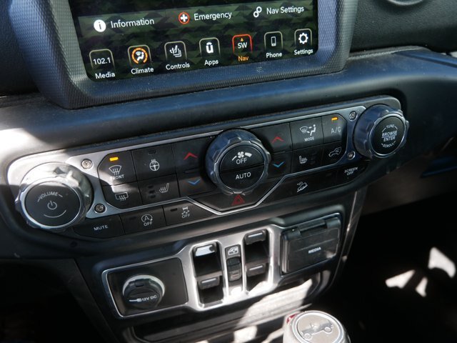 Used 2020 Jeep Wrangler Unlimited Sahara AWD/4WD image 26