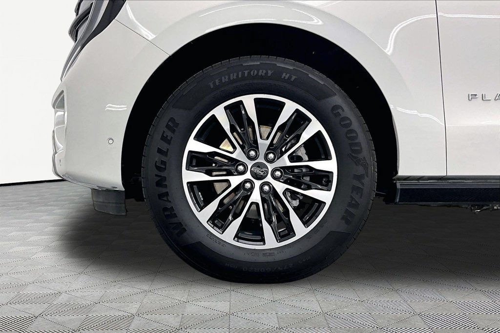 Certified 2025 Ford Expedition Max Platinum AWD/4WD image 9