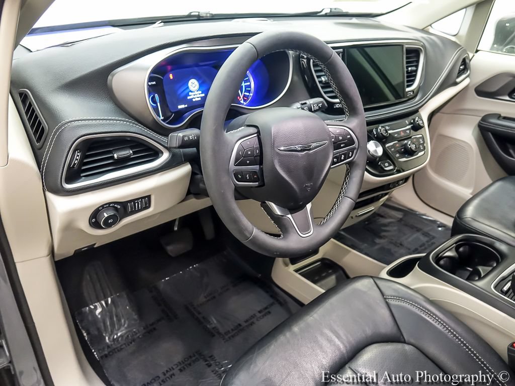 Used 2022 Chrysler Pacifica Touring-L FWD image 10