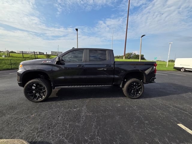Used 2023 Chevrolet Silverado 1500 LT Trail Boss w/ Protection Package AWD/4WD image 9