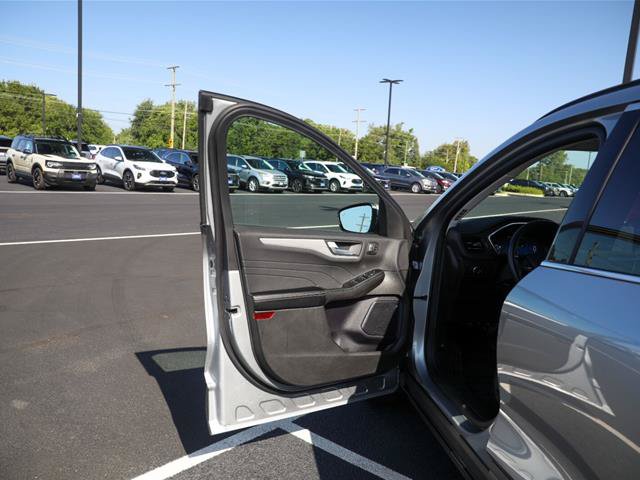 Certified 2024 Ford Escape Platinum AWD/4WD image 19