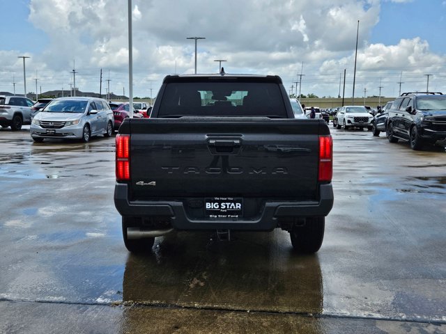 Used 2025 Toyota Tacoma SR AWD/4WD image 4