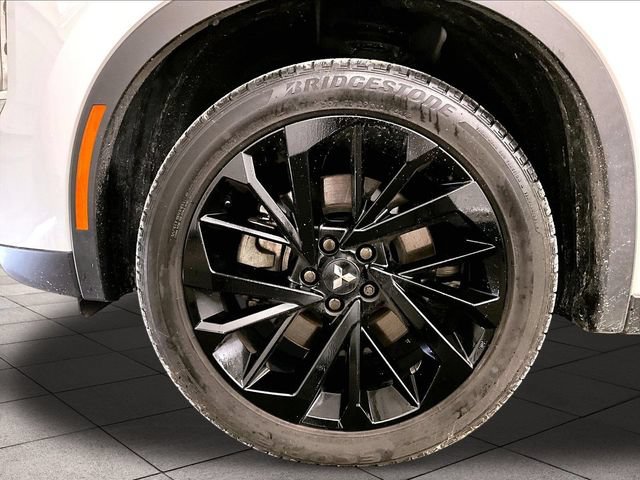 Used 2023 Mitsubishi Outlander SE Black Edition AWD/4WD image 8