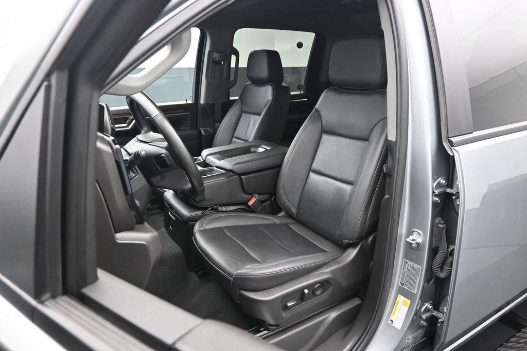 Used 2025 Chevrolet Silverado 2500 LT w/ Trail Boss Package AWD/4WD image 9