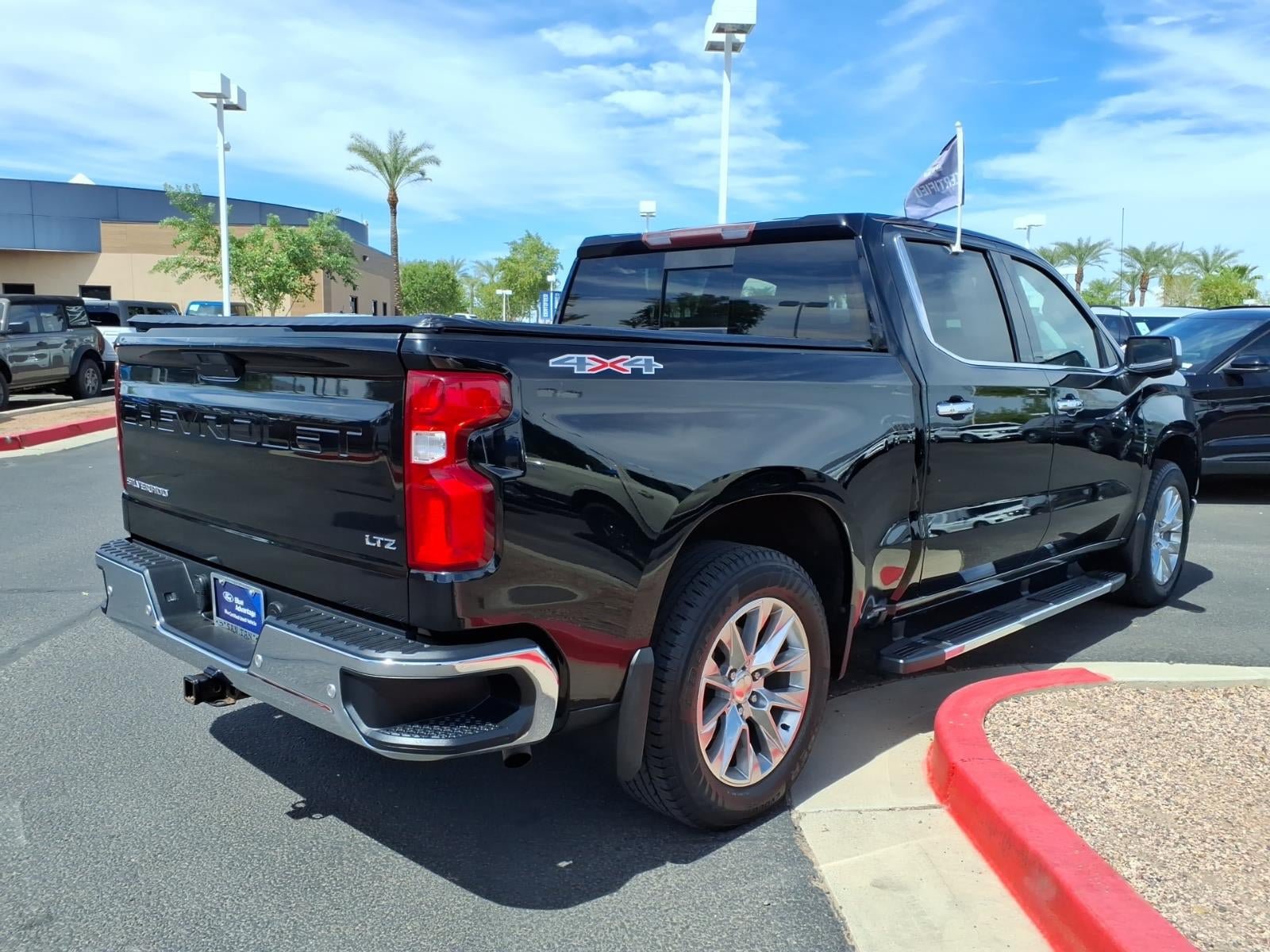 Used 2020 Chevrolet Silverado 1500 LTZ w/ LTZ Plus Package AWD/4WD image 4
