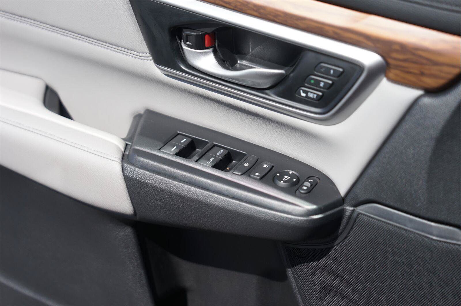 Used 2022 Honda CR-V Touring image 30