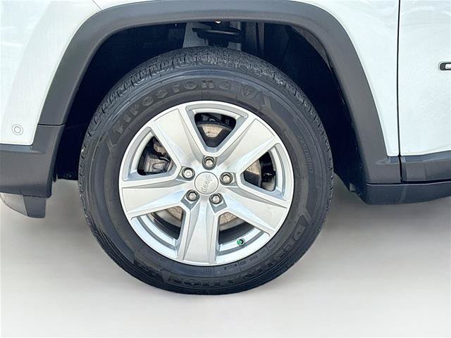 Used 2022 Jeep Compass Latitude w/ Sun and Sound Group AWD/4WD image 33