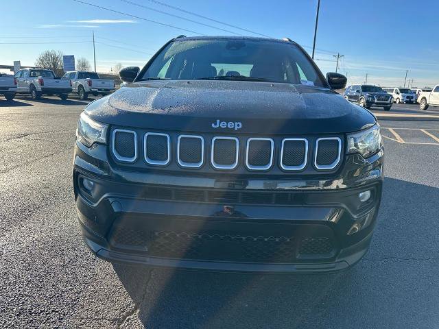 Used 2022 Jeep Compass Latitude image 3
