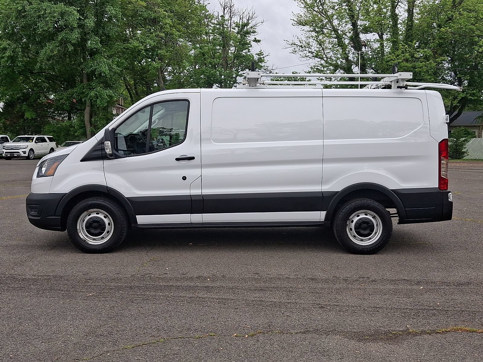 Certified 2023 Ford Transit 150 Low Roof RWD image 4