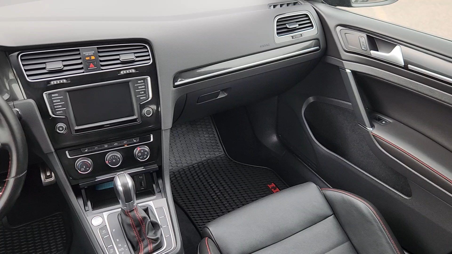 Used 2017 Volkswagen GTI Autobahn FWD image 34