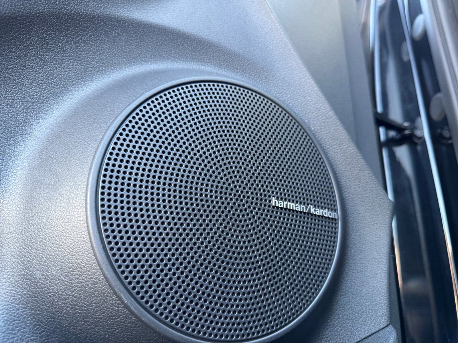 Used 2022 Hyundai Kona Limited image 20