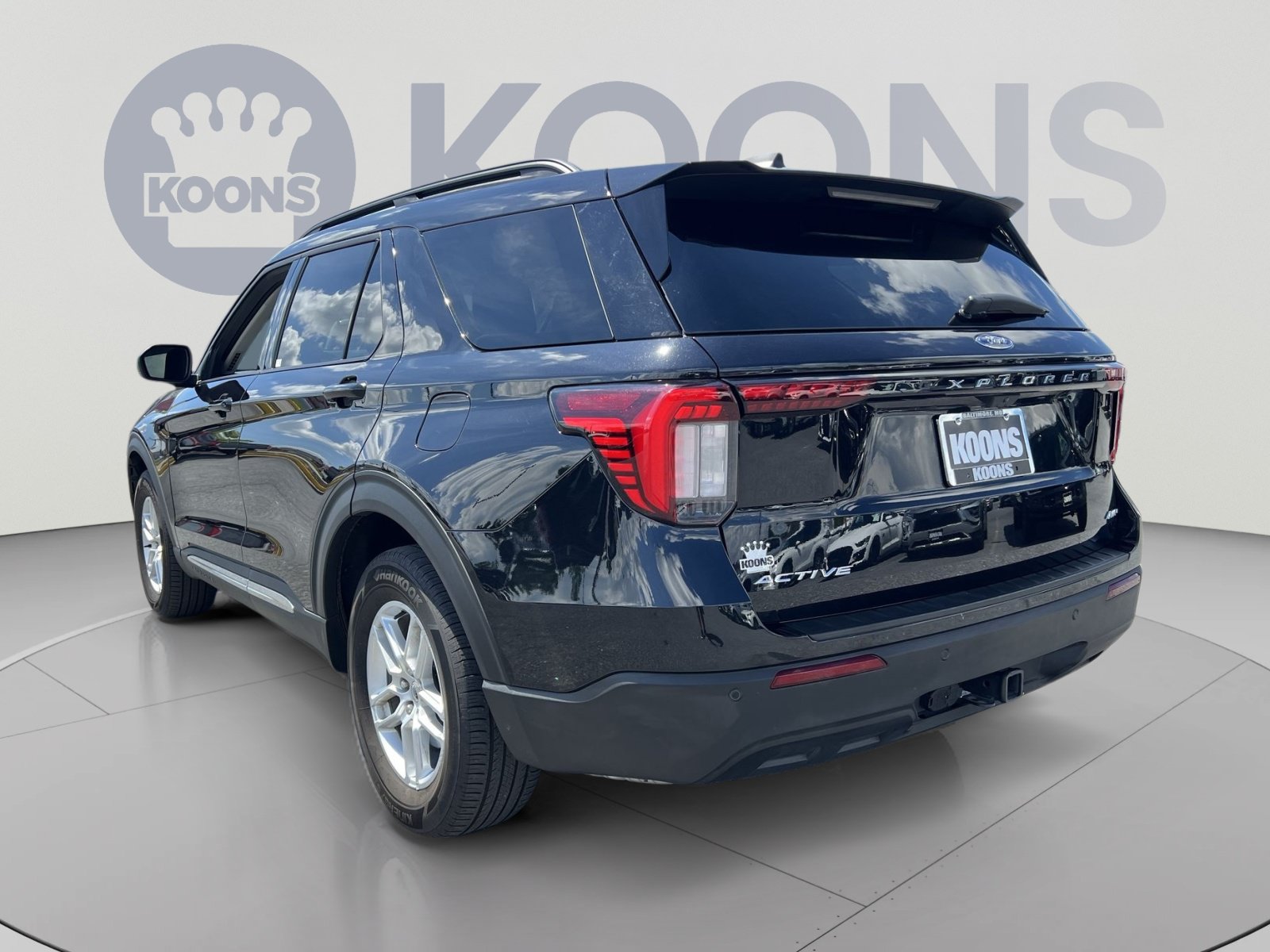 Certified 2025 Ford Explorer Active AWD/4WD image 4