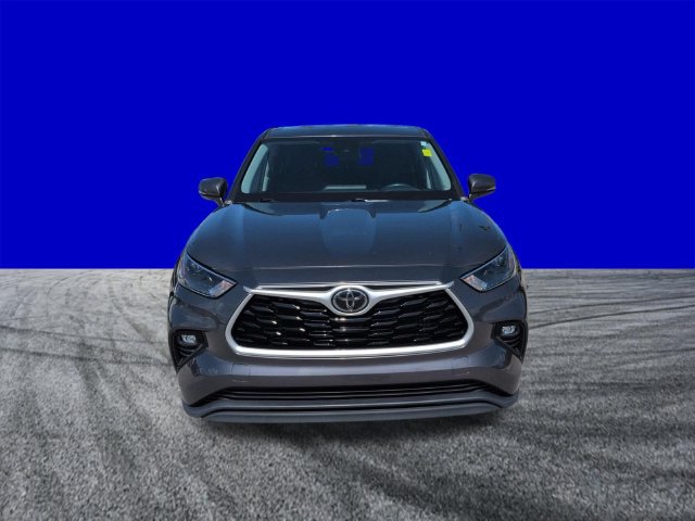 Used 2023 Toyota Highlander LE FWD image 9