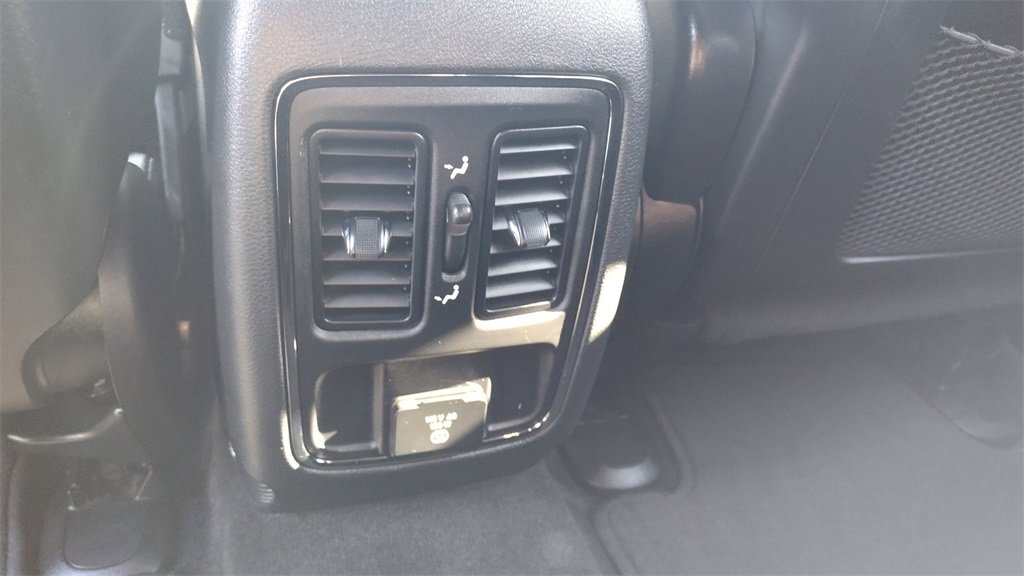 Used 2018 Jeep Grand Cherokee Altitude image 22