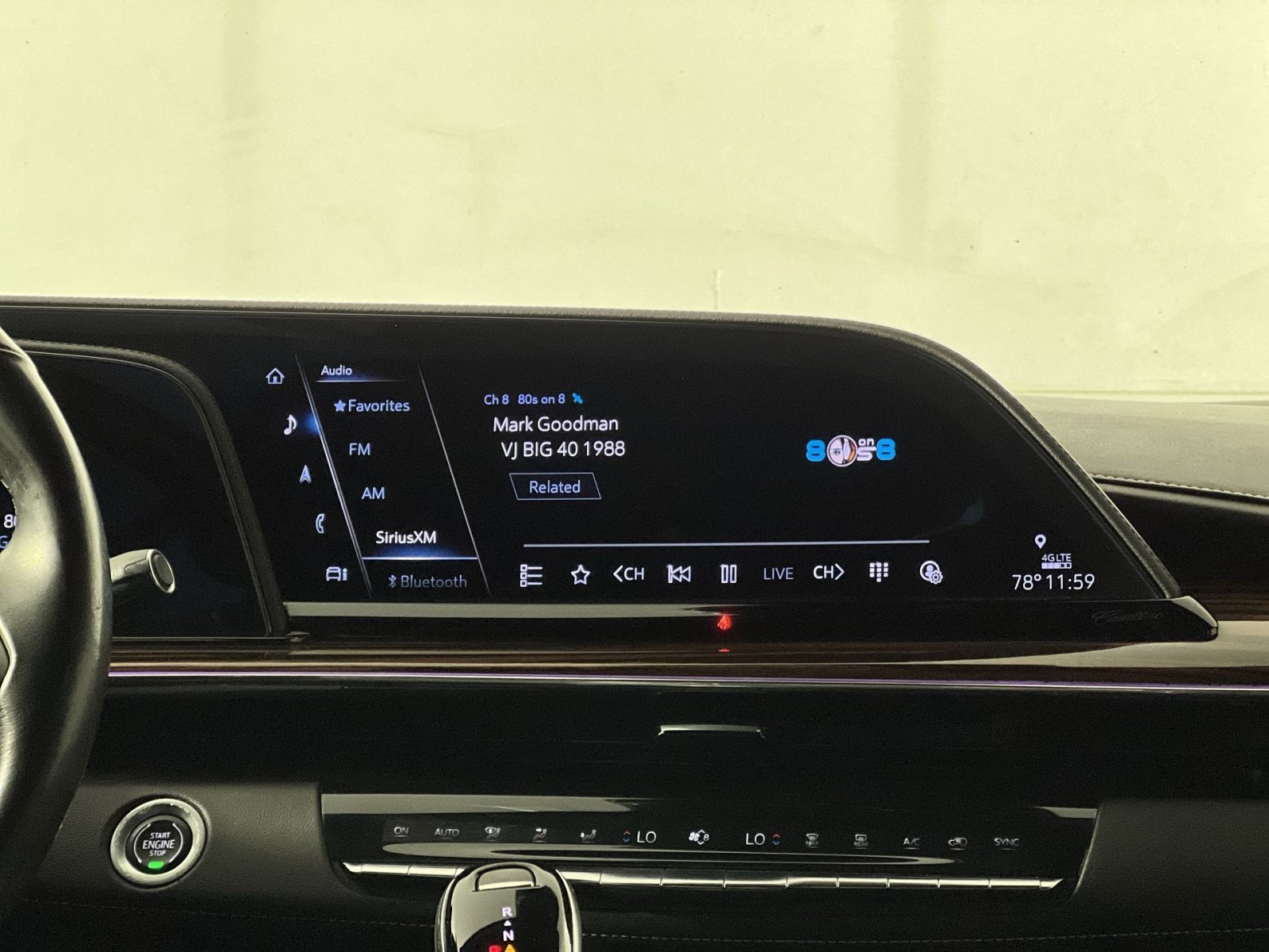 Used 2023 Cadillac Escalade Premium Luxury AWD/4WD image 18