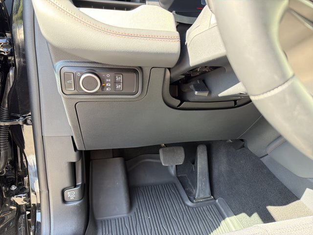 Certified 2026 Ford Explorer Active AWD/4WD image 11
