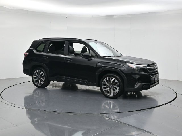 Used 2025 Subaru Forester Touring AWD/4WD image 3