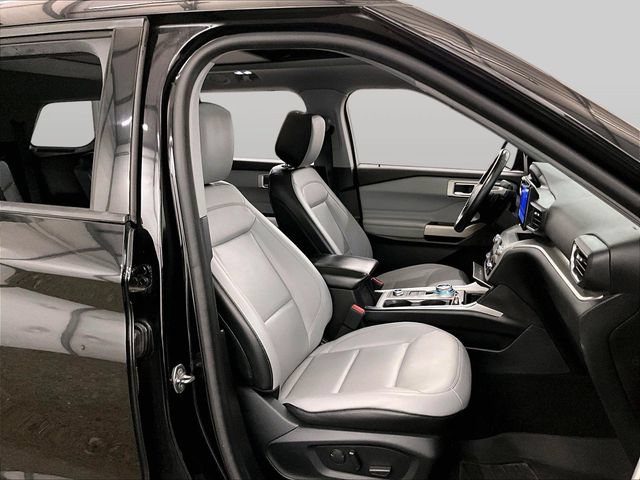 Certified 2021 Ford Explorer XLT w/ Equipment Group 202A AWD/4WD image 7