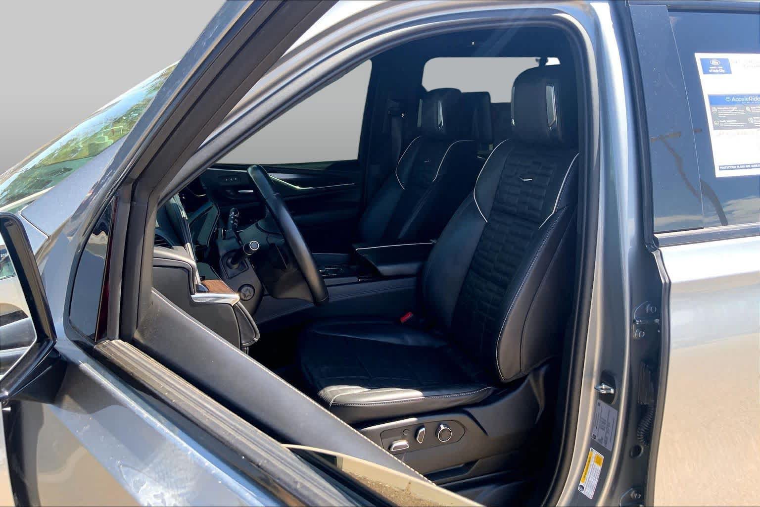 Used 2023 Cadillac Escalade Sport Platinum AWD/4WD image 8