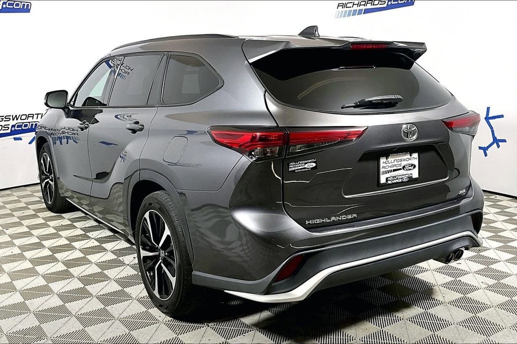 Used 2021 Toyota Highlander XSE FWD image 8