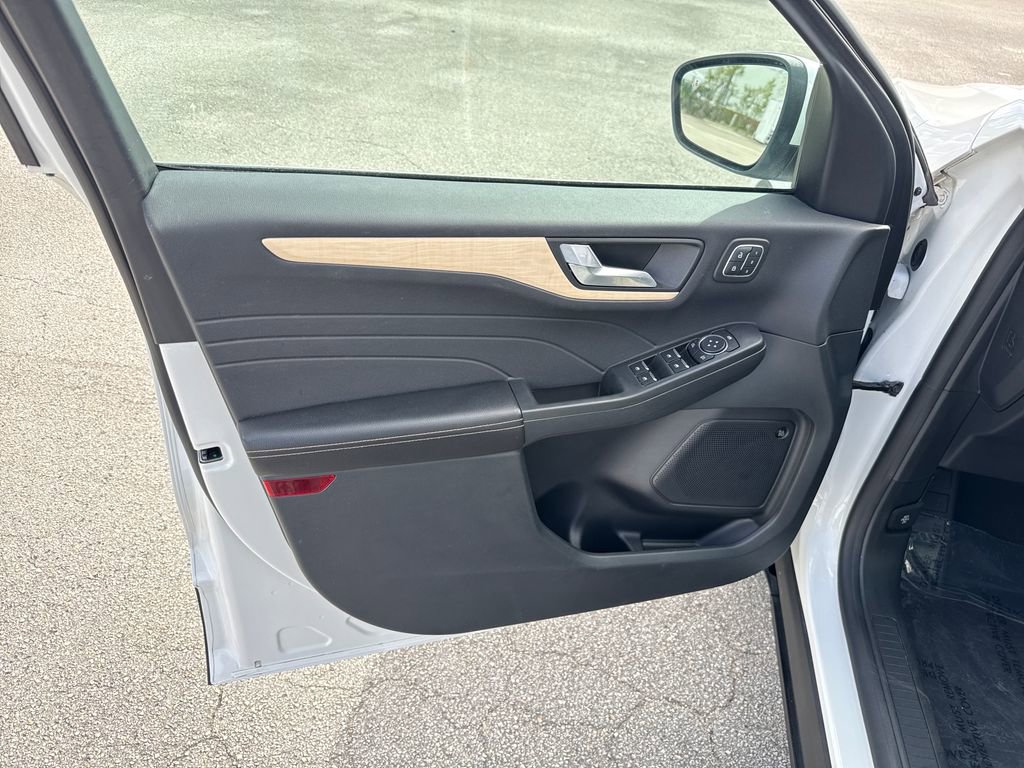 Certified 2022 Ford Escape Titanium w/ Titanium Premium Package image 14