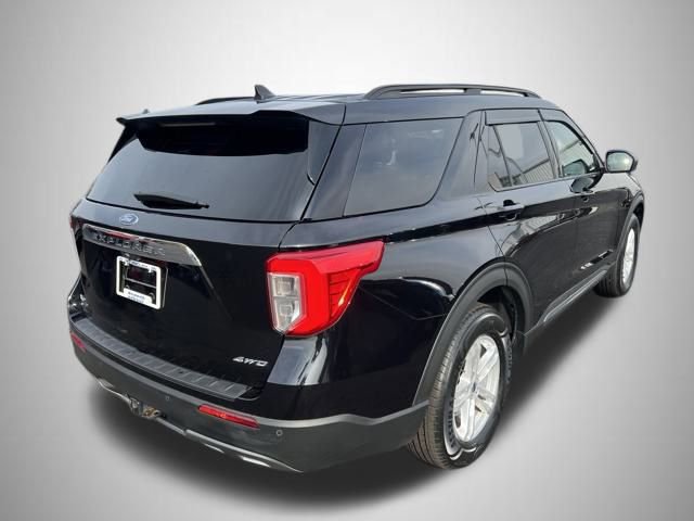 Certified 2022 Ford Explorer XLT w/ Equipment Group 202A image 9