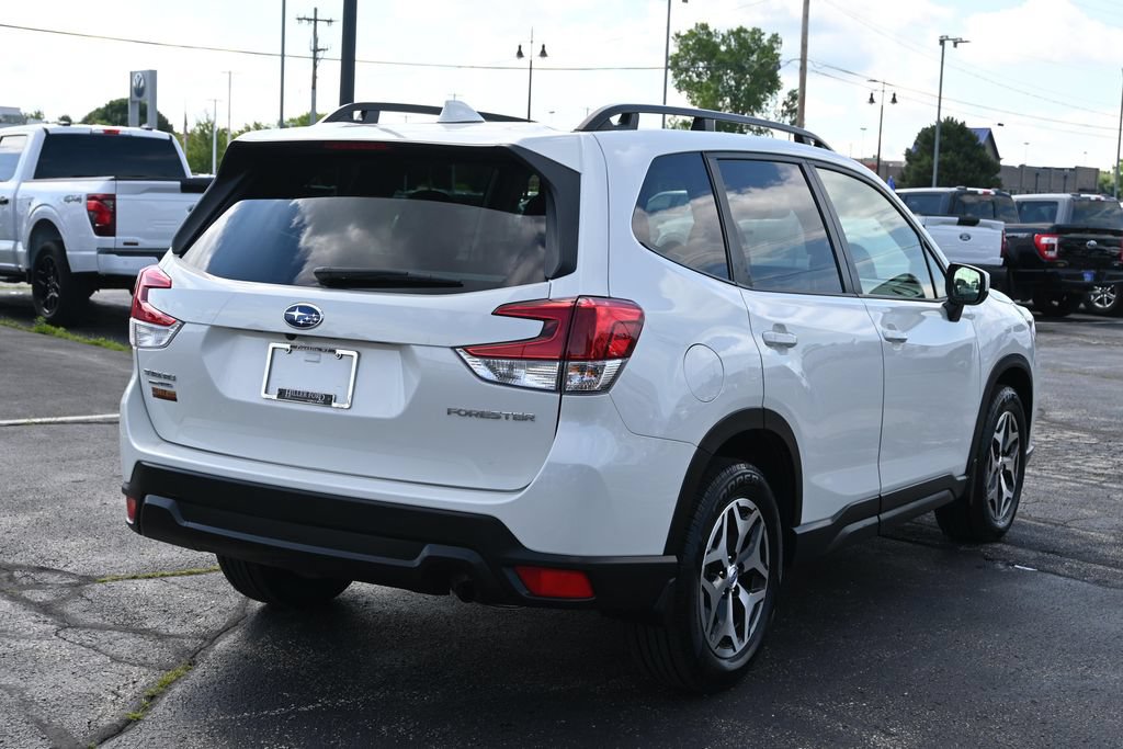 Used 2023 Subaru Forester Premium AWD/4WD image 9