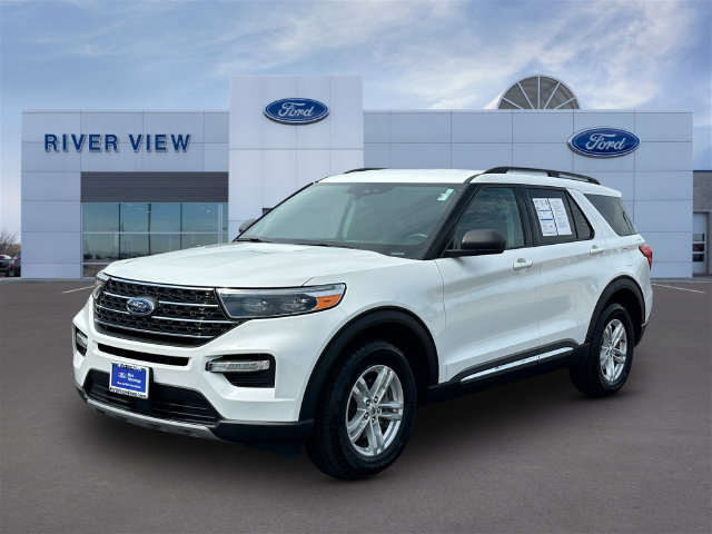 Certified 2023 Ford Explorer XLT w/ Equipment Group 202A AWD/4WD image 3