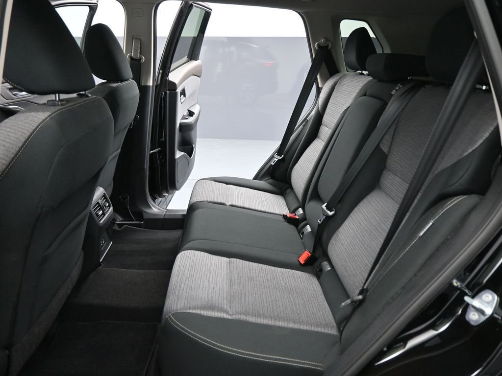 Used 2021 Nissan Rogue SV image 46