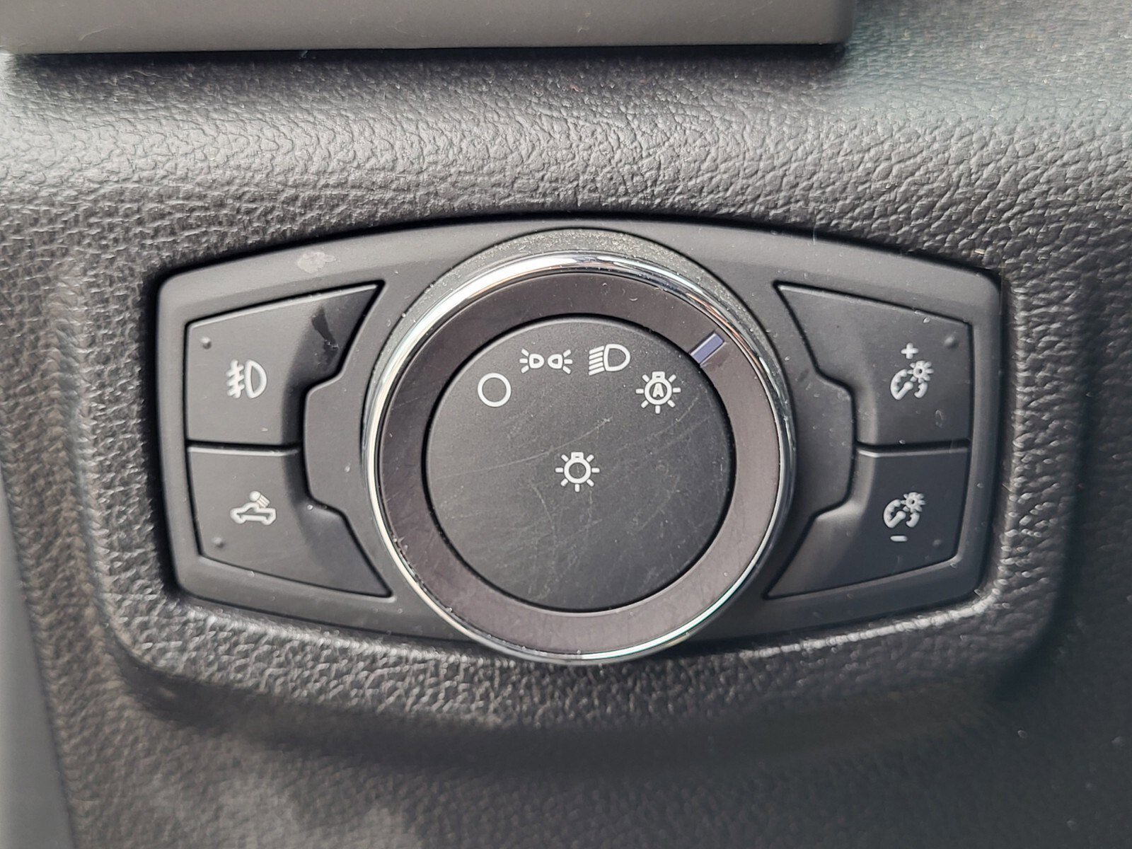 Certified 2019 Ford F150 Lariat w/ Equipment Group 502A Luxury image 24