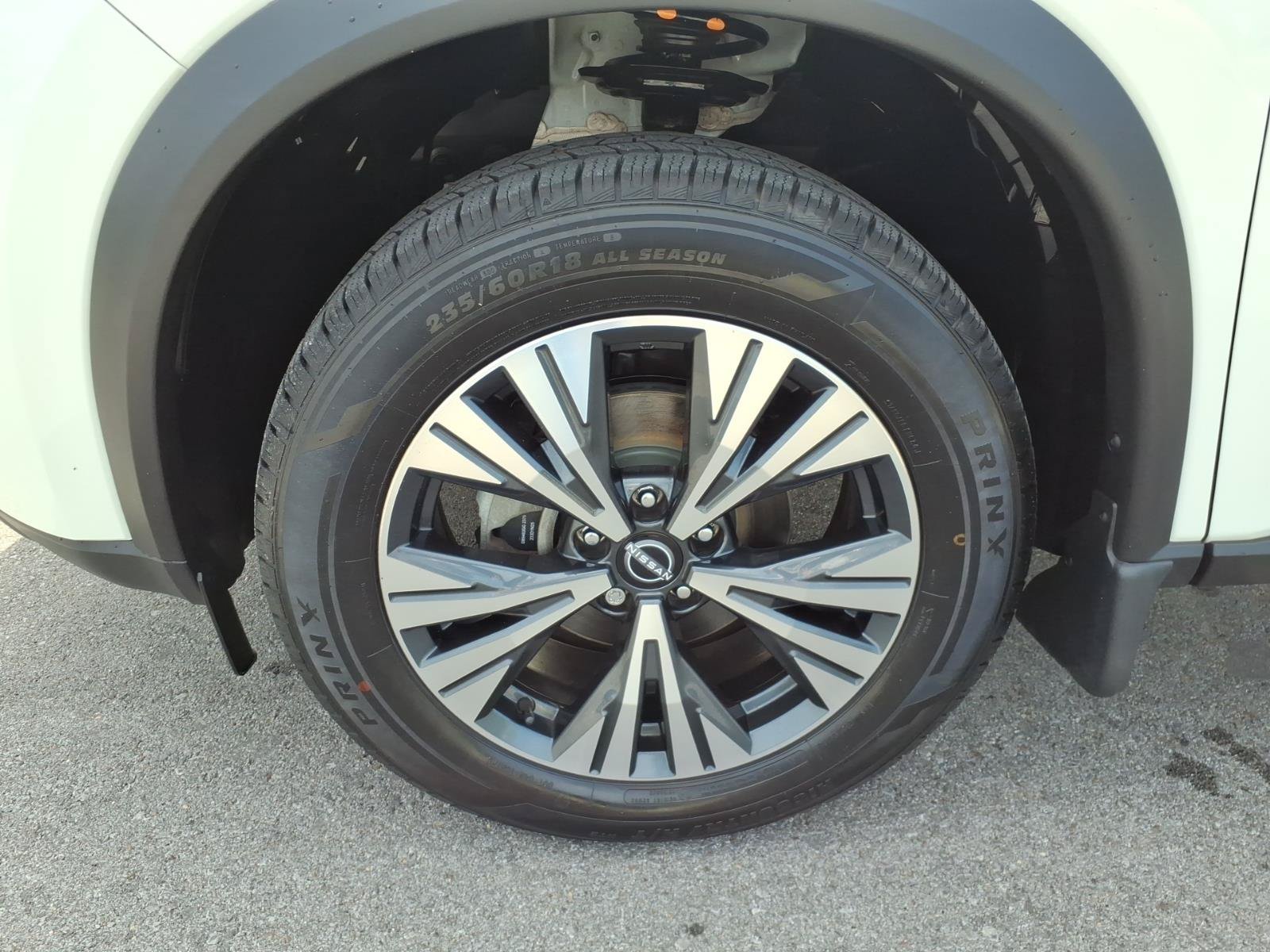 Used 2023 Nissan Rogue SV AWD/4WD image 9